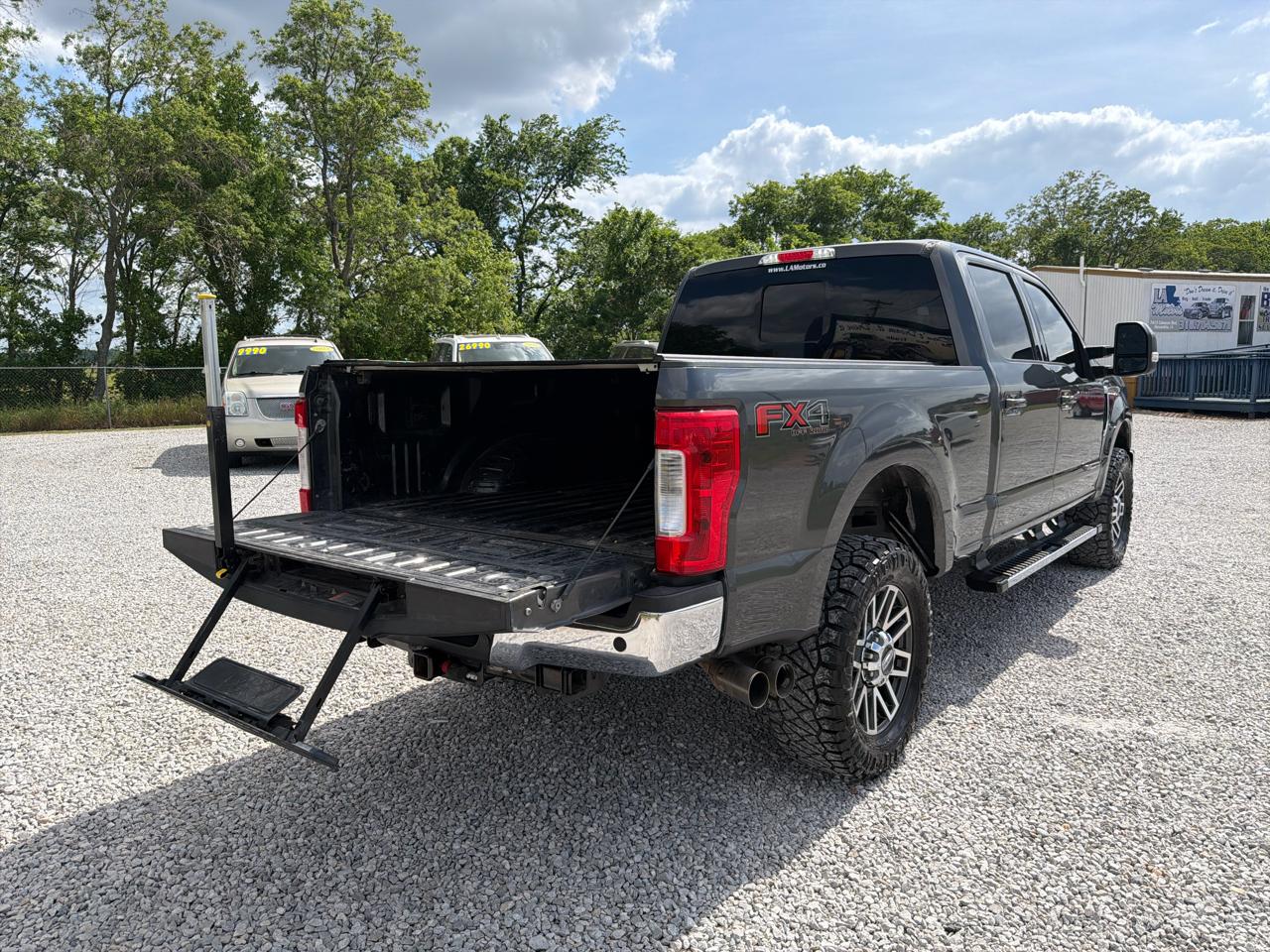 Ford F-250 SD Lariat Crew Cab 4WD 2019