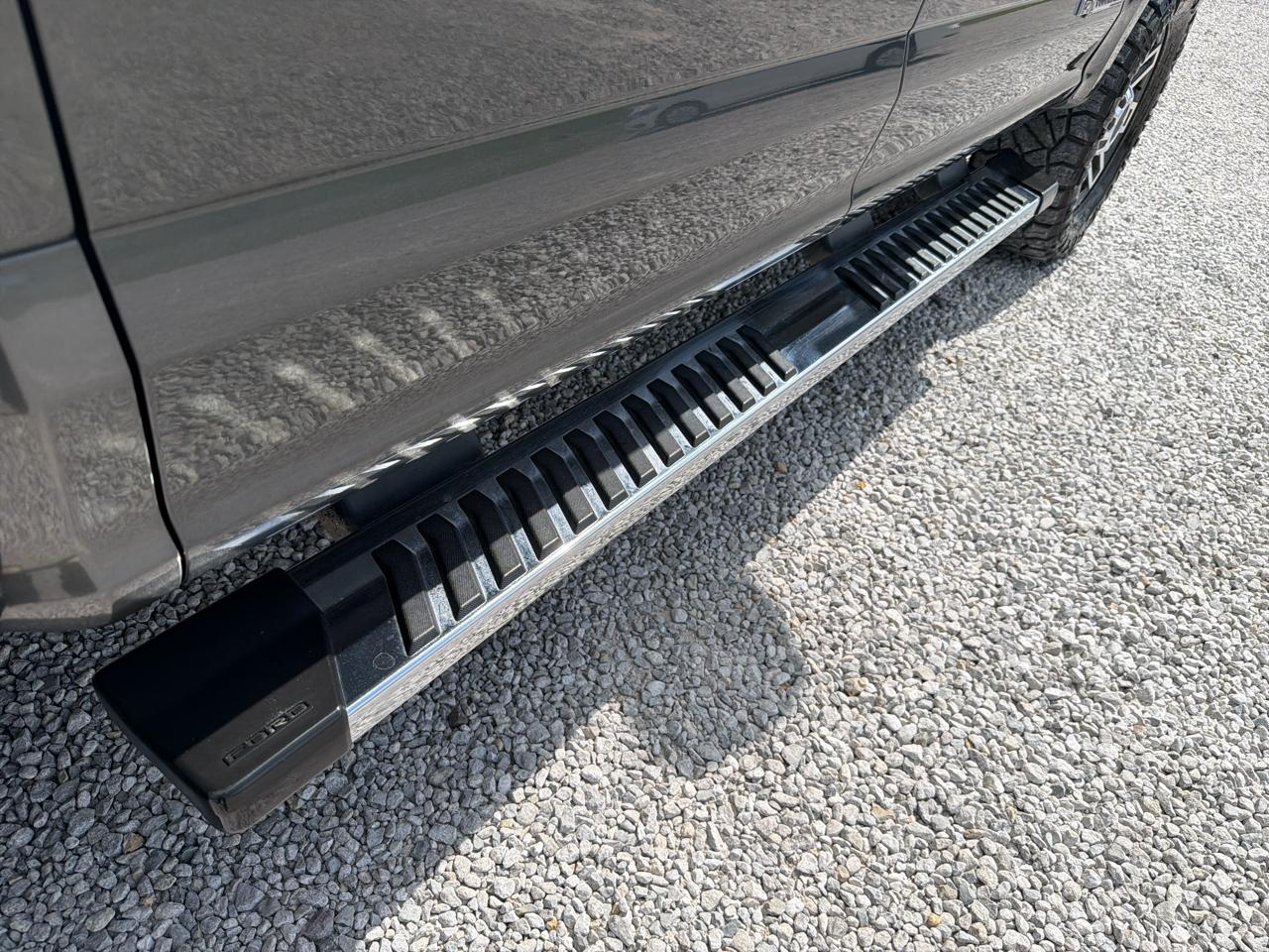 Ford F-250 SD Lariat Crew Cab 4WD 2019