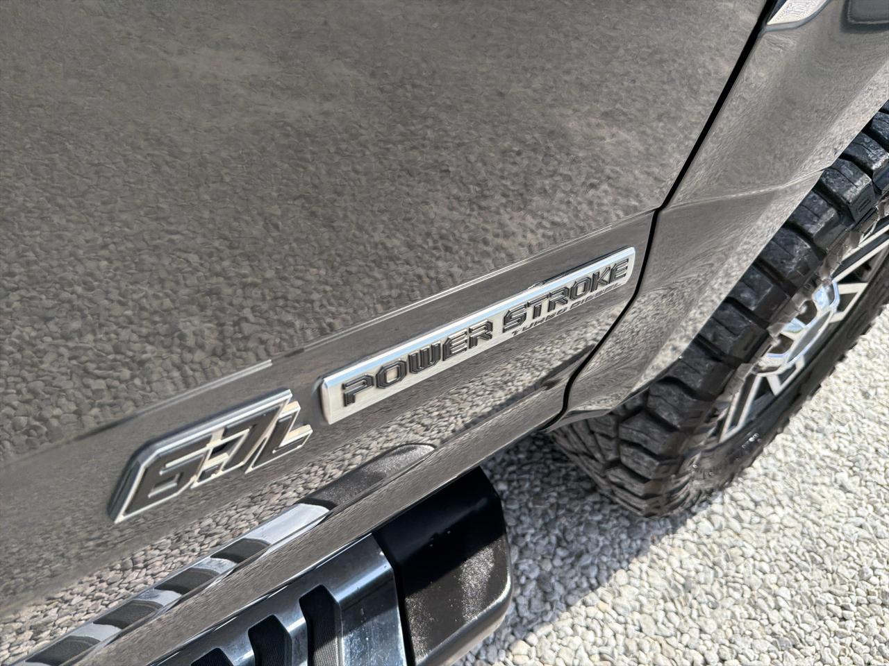 Ford F-250 SD Lariat Crew Cab 4WD 2019