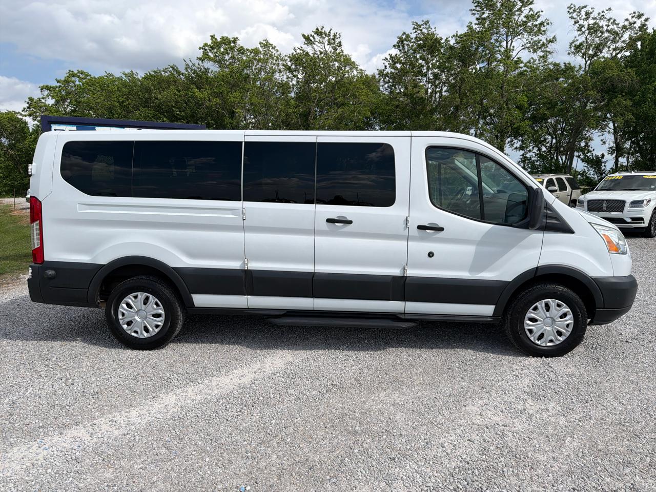 Ford Transit 350 Wagon Low Roof XLT 60/40 Pass. 148-in. WB 2015