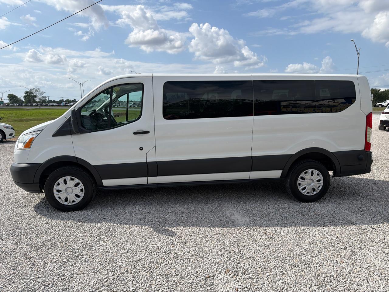 Ford Transit 350 Wagon Low Roof XLT 60/40 Pass. 148-in. WB 2015