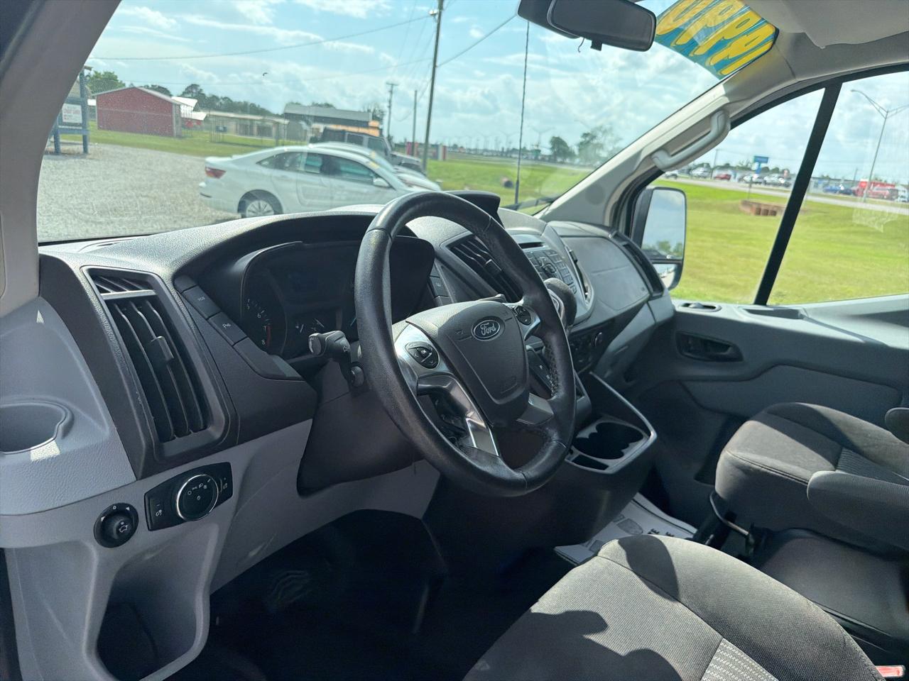 Ford Transit 350 Wagon Low Roof XLT 60/40 Pass. 148-in. WB 2015