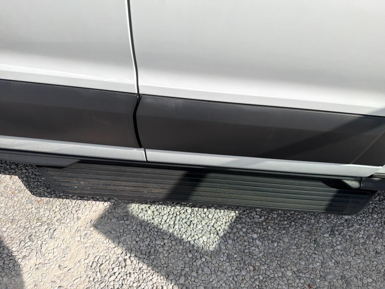 Ford Transit 350 Wagon Low Roof XLT 60/40 Pass. 148-in. WB 2015