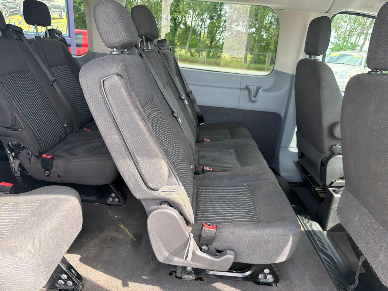 Ford Transit 350 Wagon Low Roof XLT 60/40 Pass. 148-in. WB 2015