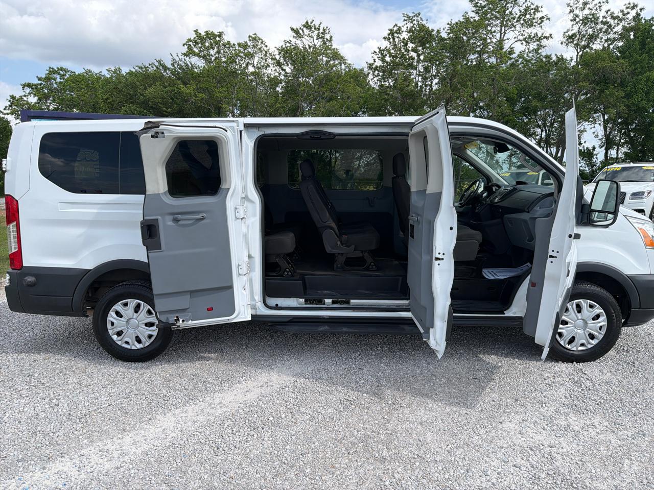 Ford Transit 350 Wagon Low Roof XLT 60/40 Pass. 148-in. WB 2015