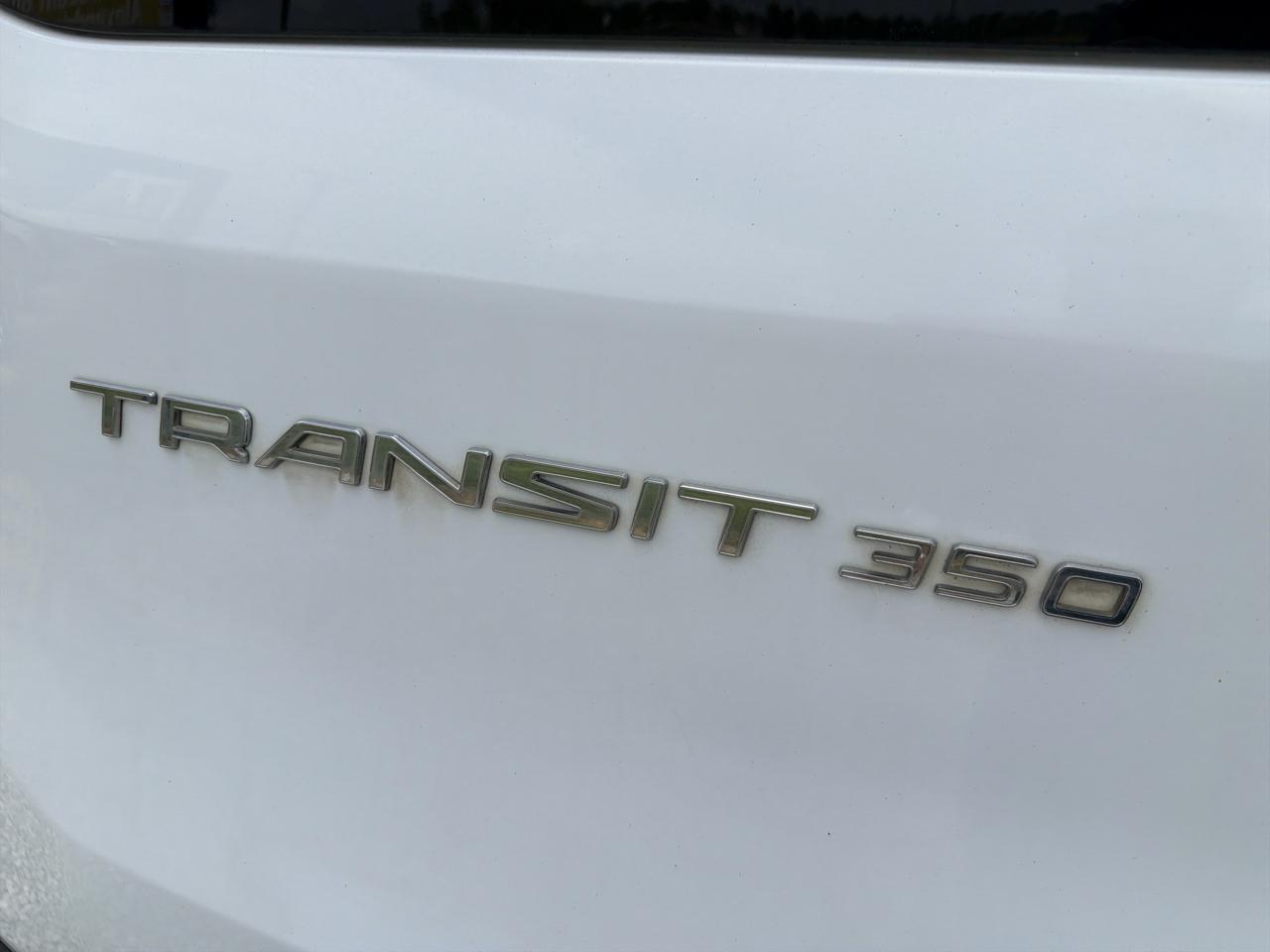 Ford Transit 350 Wagon Low Roof XLT 60/40 Pass. 148-in. WB 2015