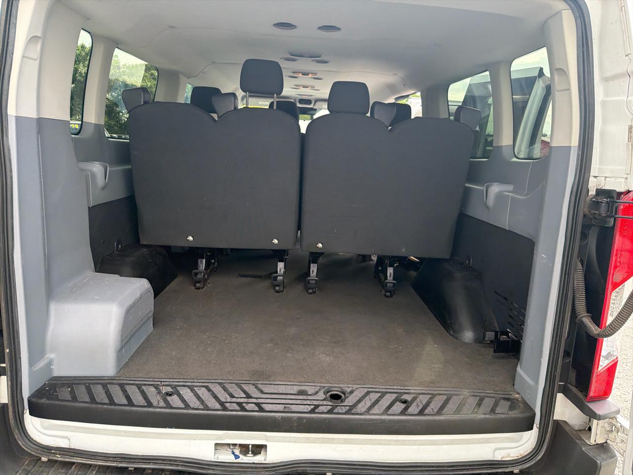 Ford Transit 350 Wagon Low Roof XLT 60/40 Pass. 148-in. WB 2015