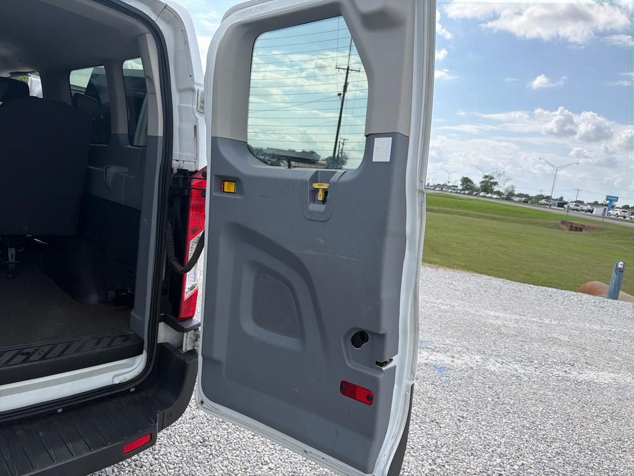 Ford Transit 350 Wagon Low Roof XLT 60/40 Pass. 148-in. WB 2015