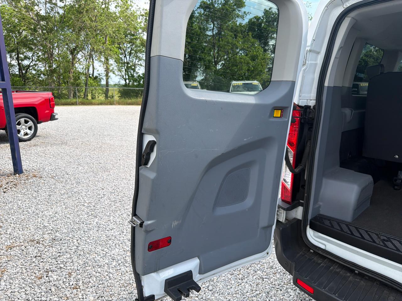 Ford Transit 350 Wagon Low Roof XLT 60/40 Pass. 148-in. WB 2015