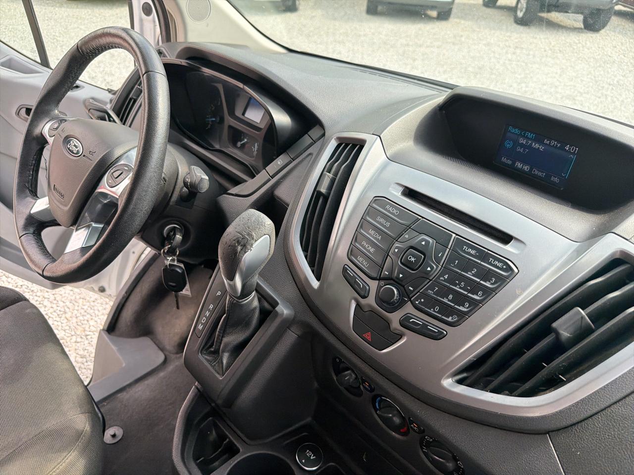 Ford Transit 350 Wagon Low Roof XLT 60/40 Pass. 148-in. WB 2015