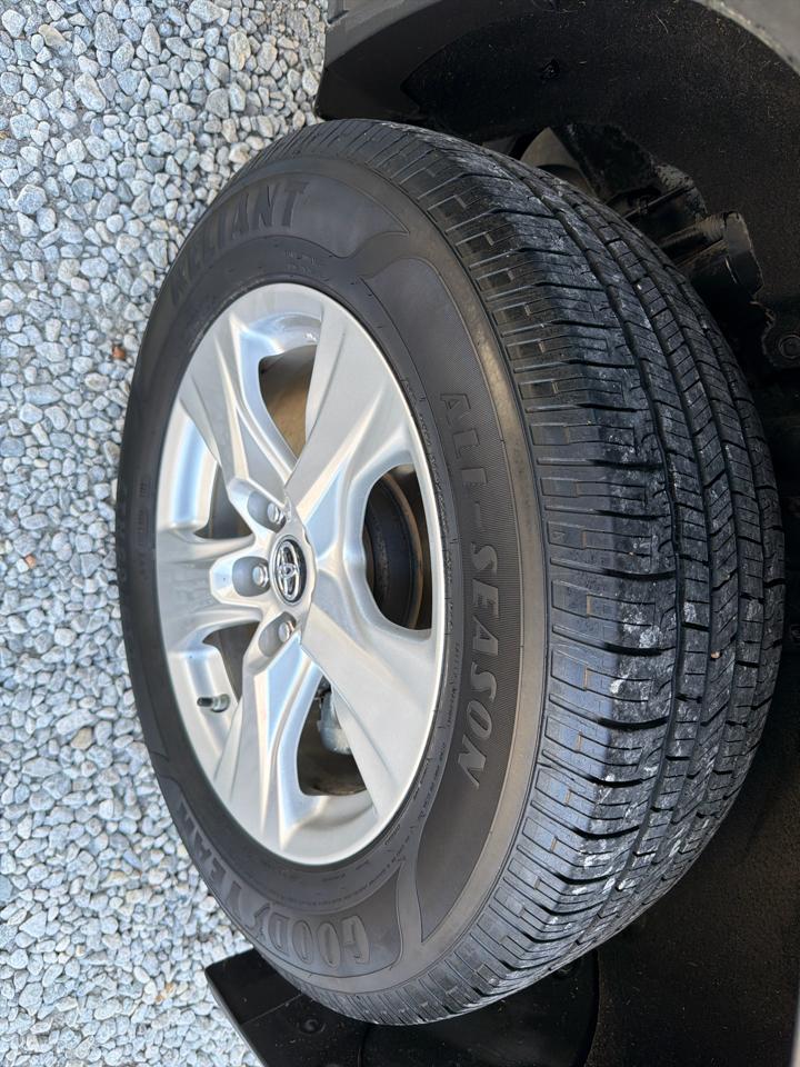 Toyota RAV4 XLE 2019