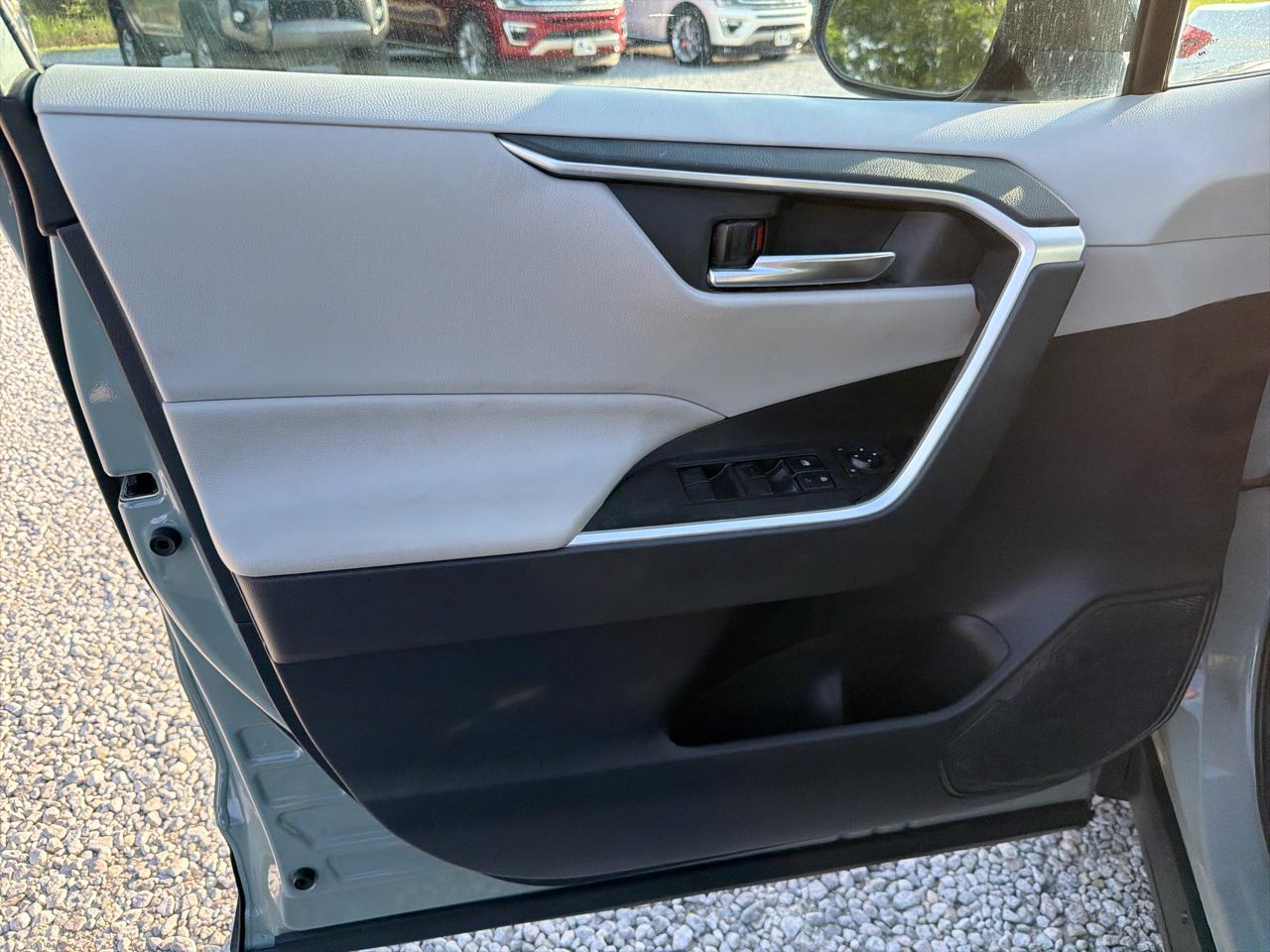 Toyota RAV4 XLE 2019