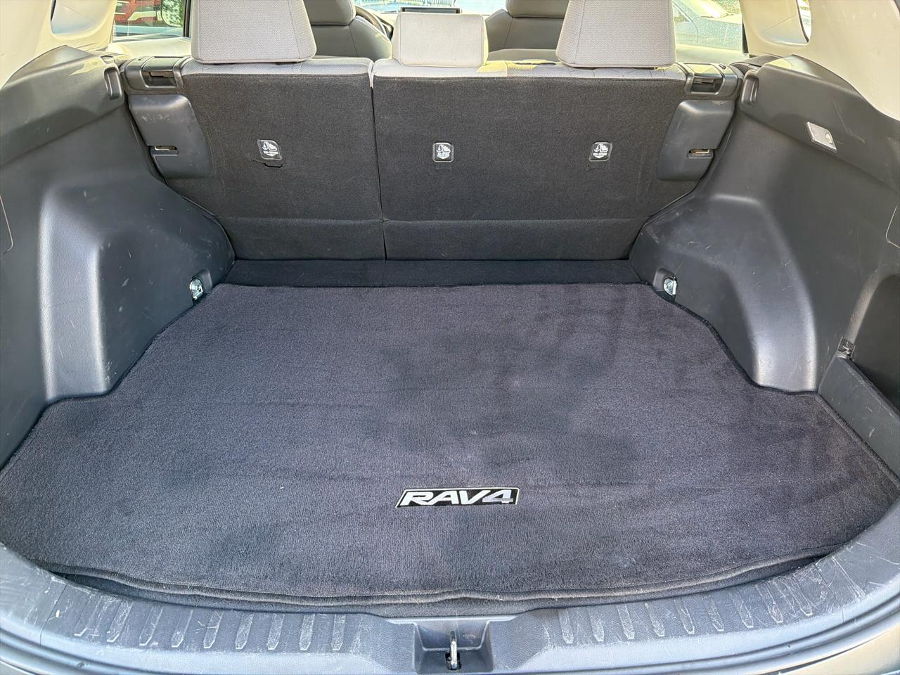 Toyota RAV4 XLE 2019