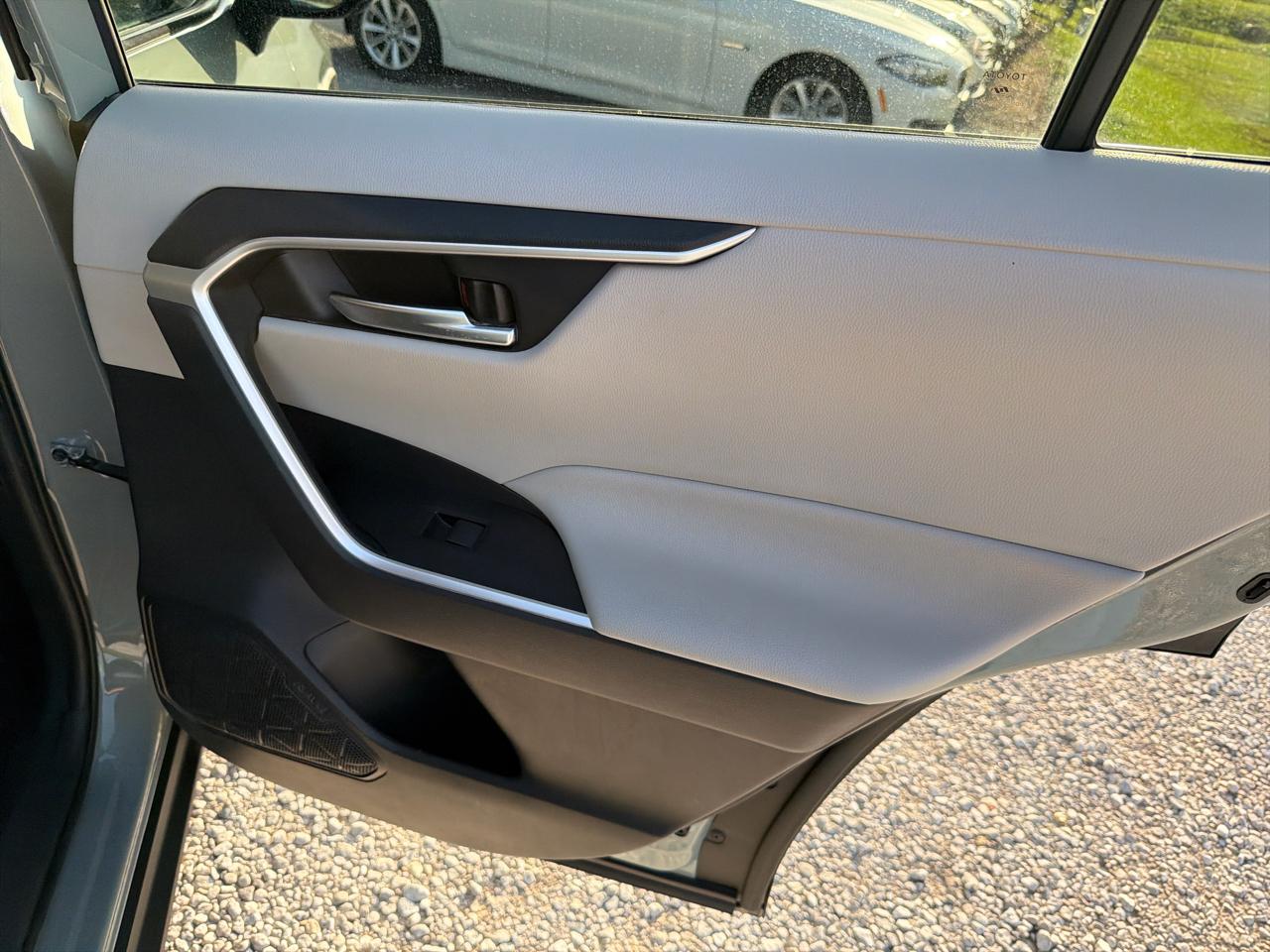 Toyota RAV4 XLE 2019