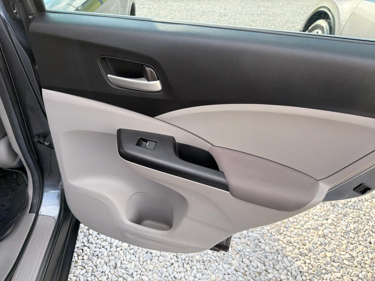 Honda CR-V LX 2WD 5-Speed AT 2013