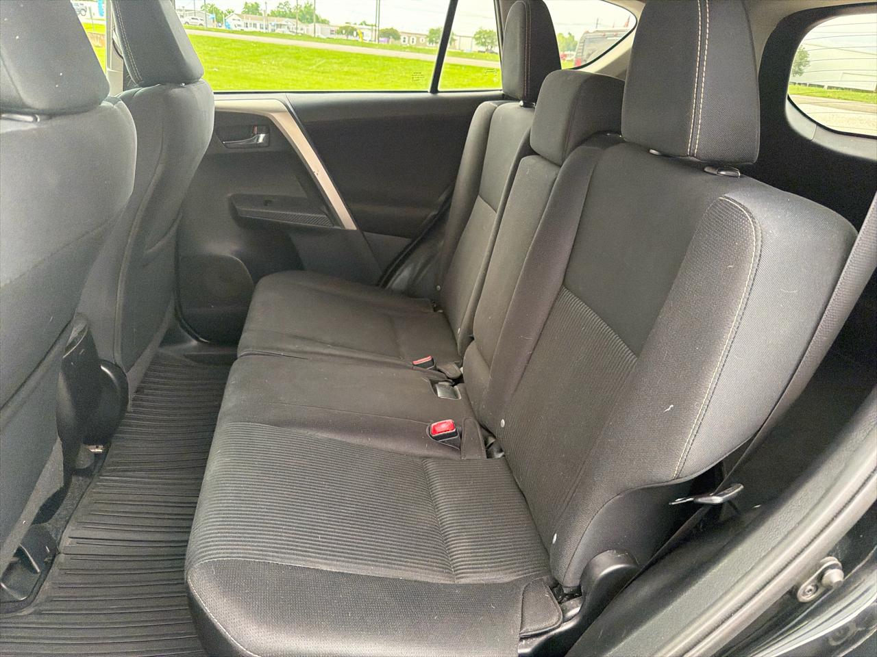 Toyota RAV4 XLE FWD 2015