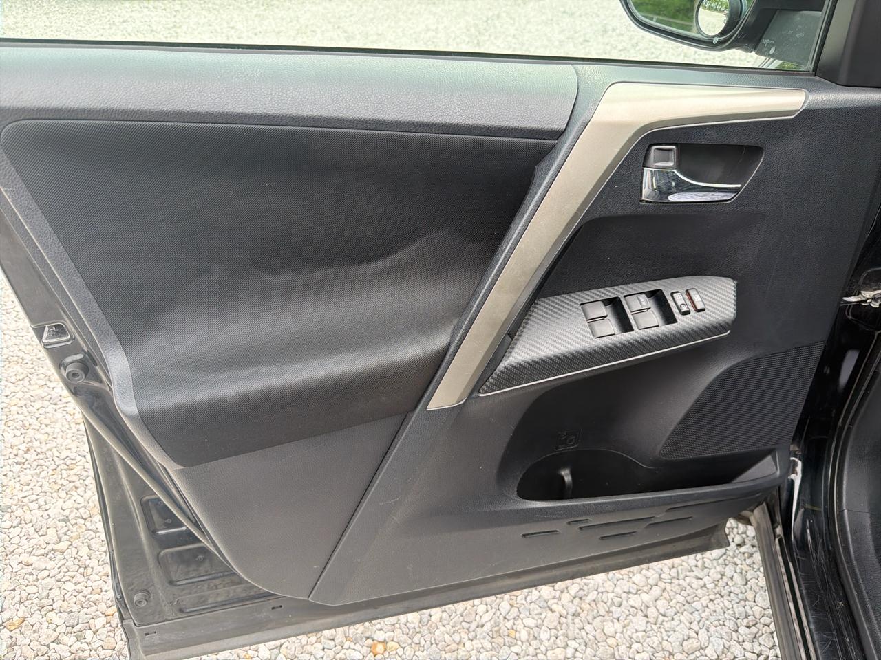 Toyota RAV4 XLE FWD 2015