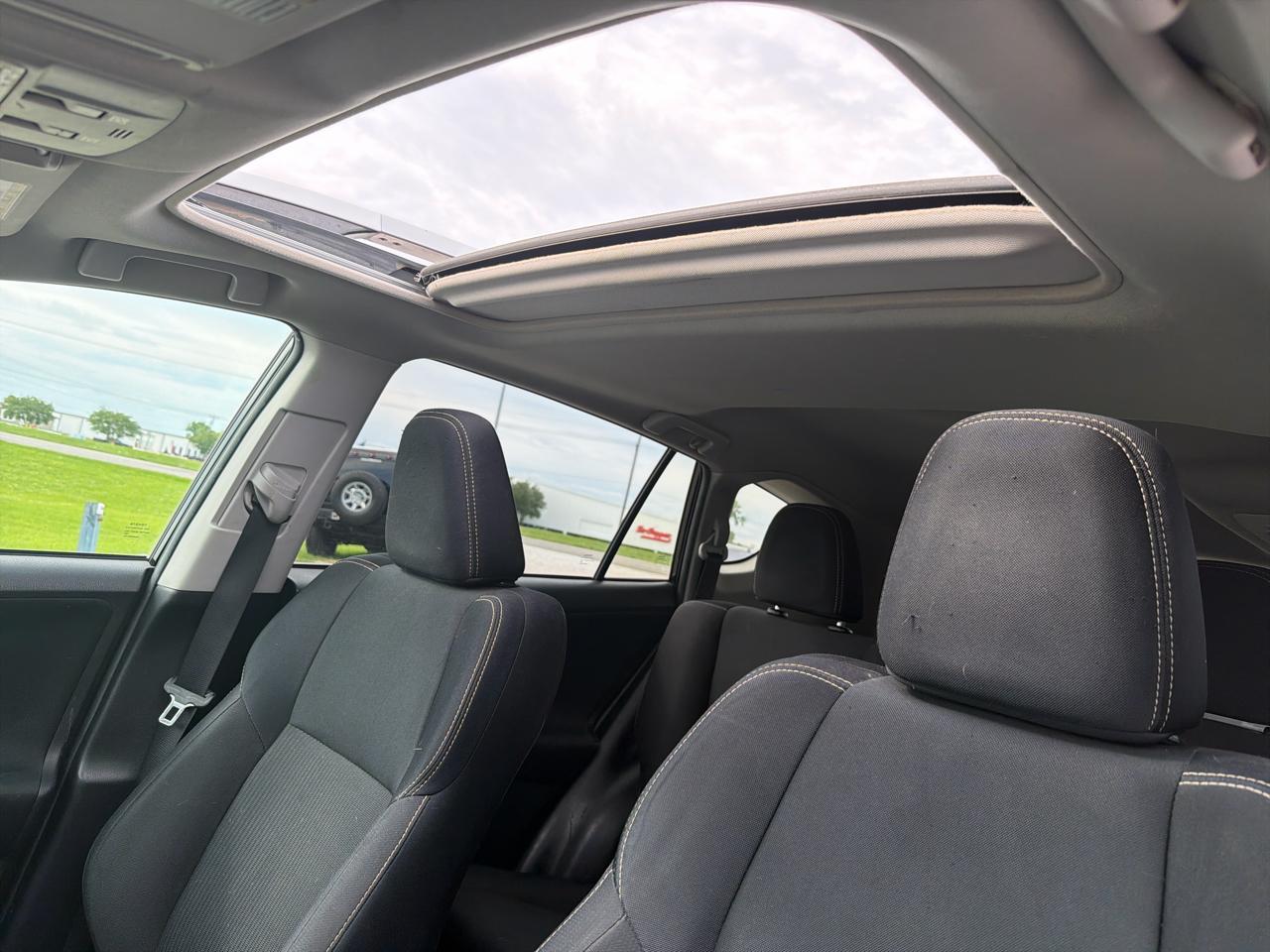 Toyota RAV4 XLE FWD 2015