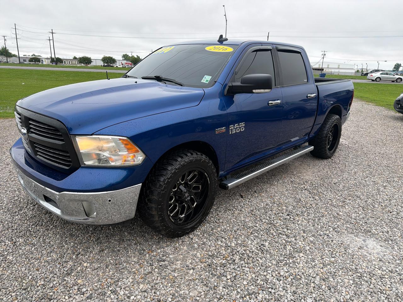 RAM 1500 2WD Crew Cab 140.5" Lone Star 2016