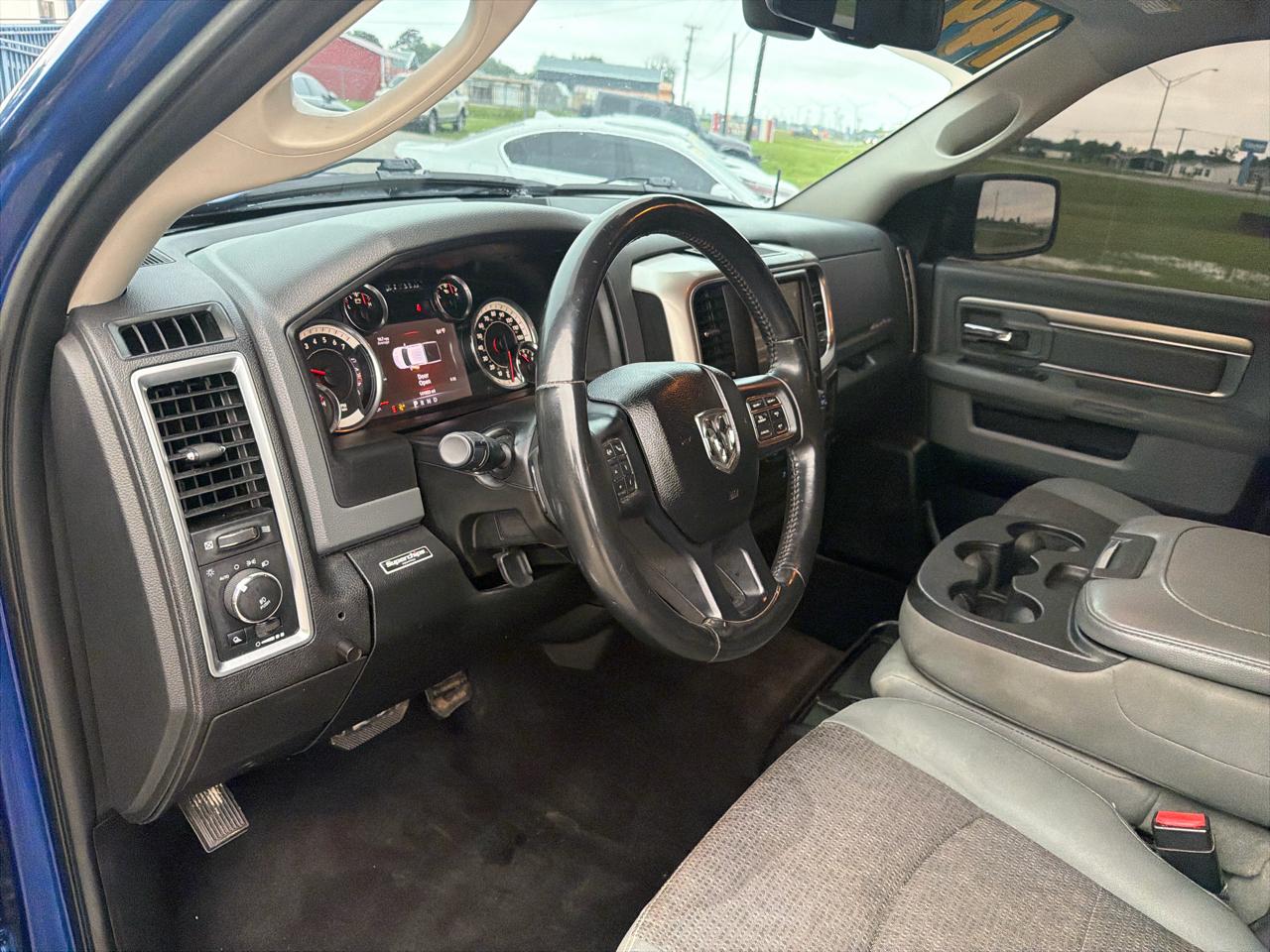 RAM 1500 2WD Crew Cab 140.5" Lone Star 2016