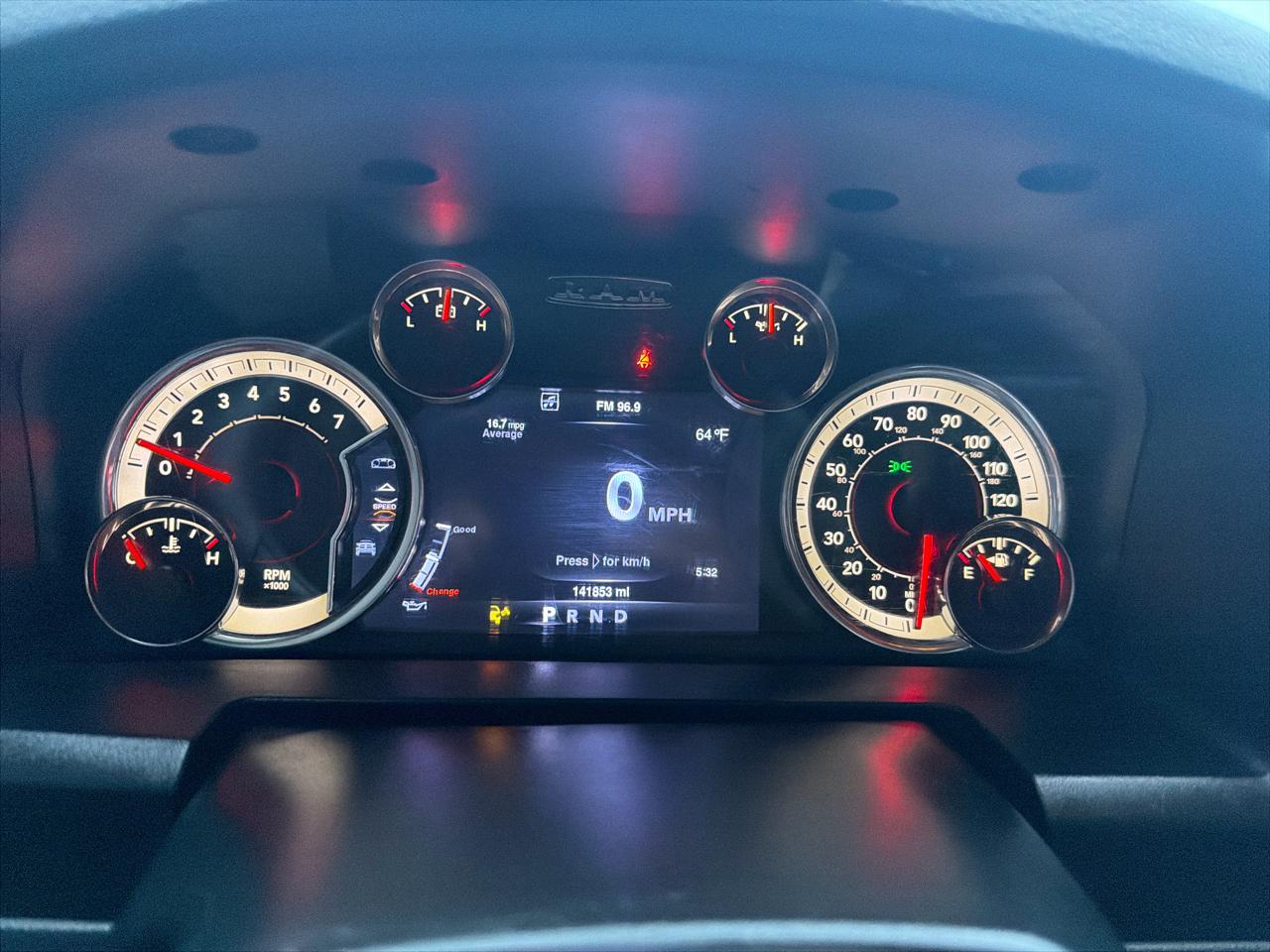 RAM 1500 2WD Crew Cab 140.5" Lone Star 2016