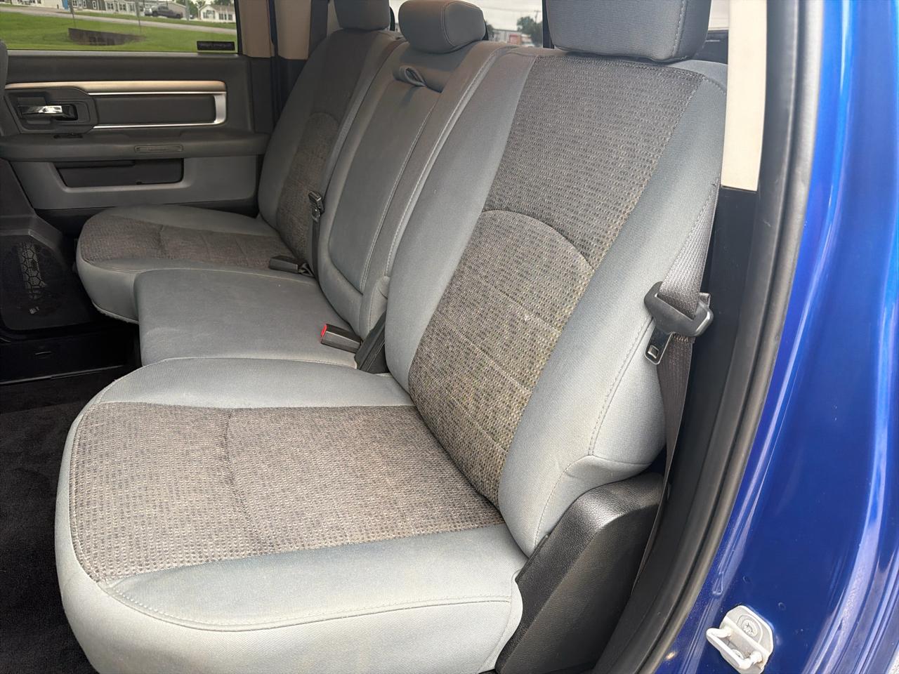 RAM 1500 2WD Crew Cab 140.5" Lone Star 2016
