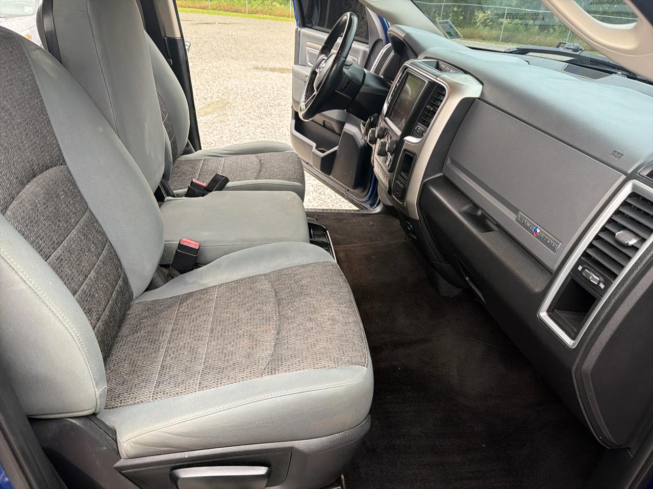 RAM 1500 2WD Crew Cab 140.5" Lone Star 2016