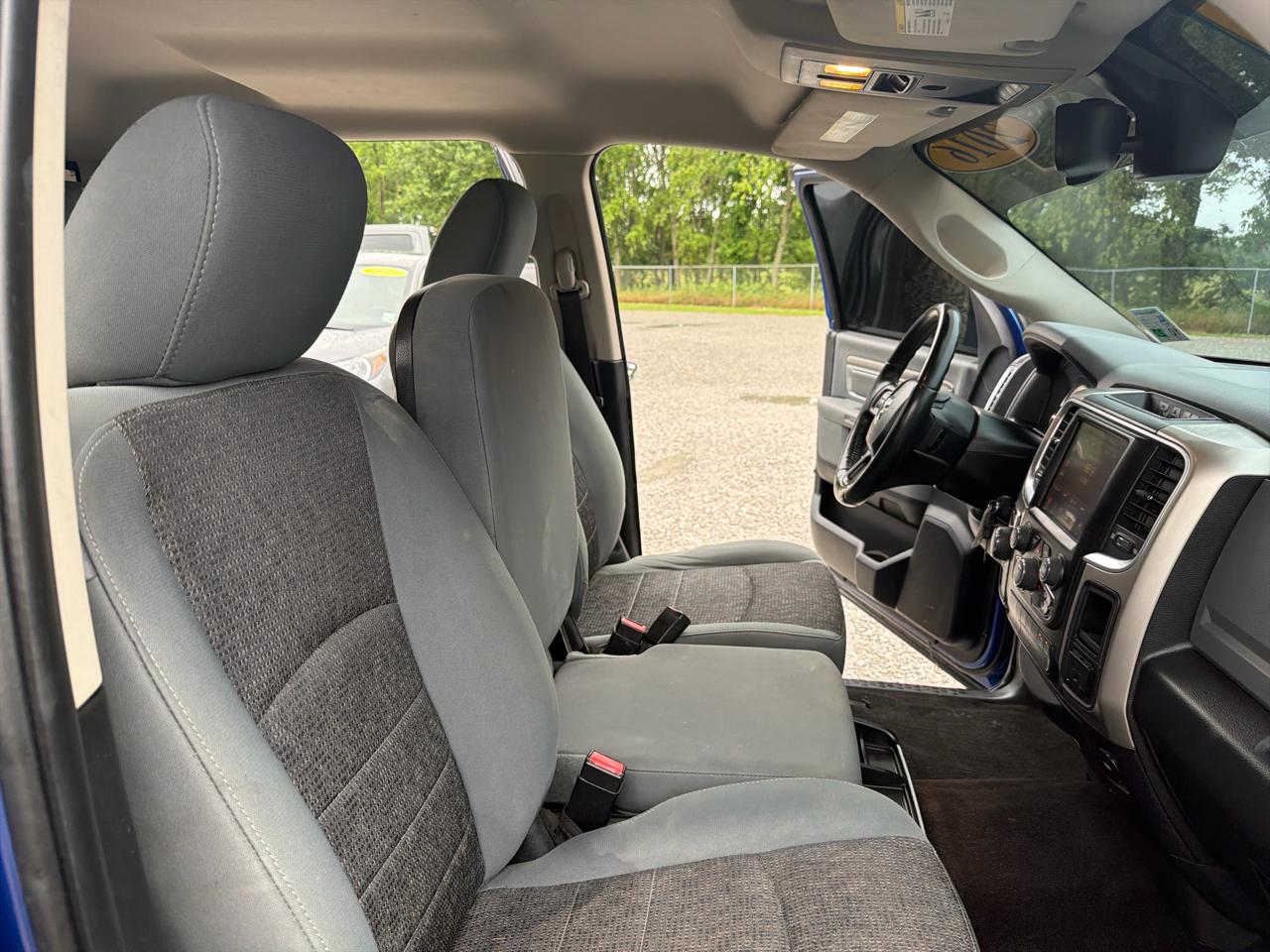 RAM 1500 2WD Crew Cab 140.5" Lone Star 2016