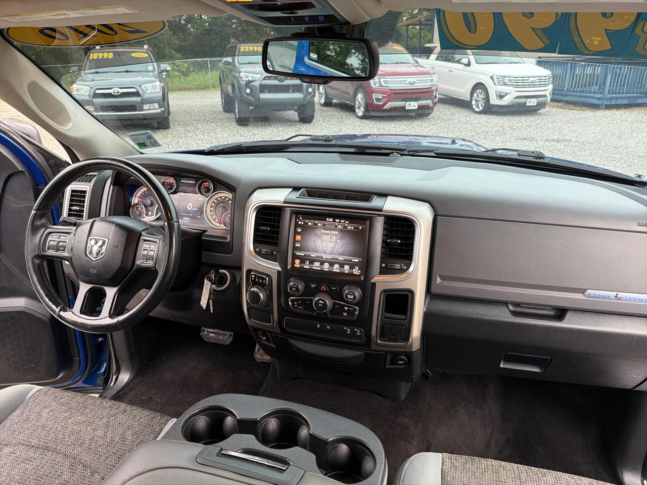 RAM 1500 2WD Crew Cab 140.5" Lone Star 2016