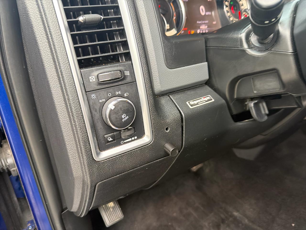 RAM 1500 2WD Crew Cab 140.5" Lone Star 2016