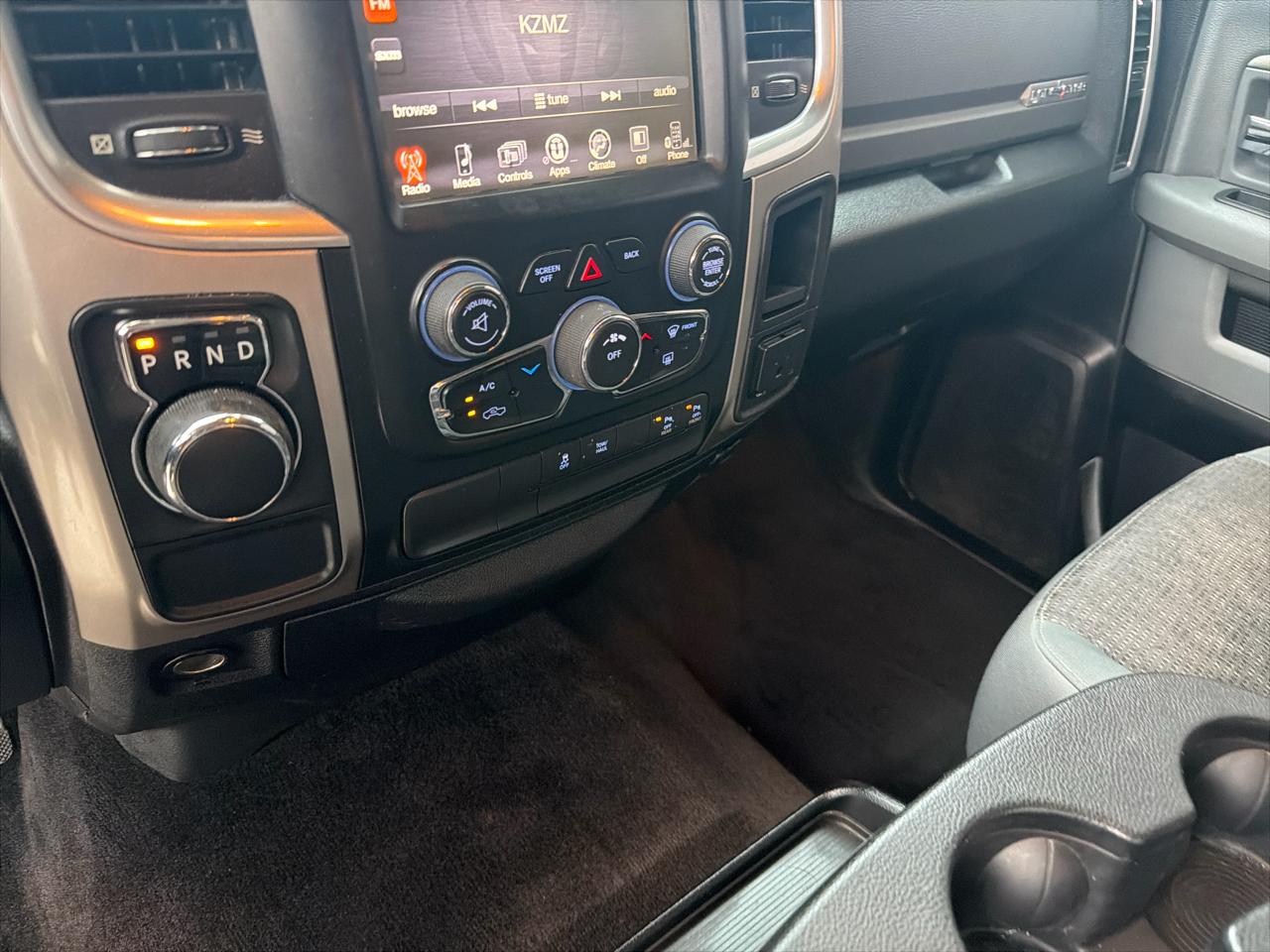RAM 1500 2WD Crew Cab 140.5" Lone Star 2016