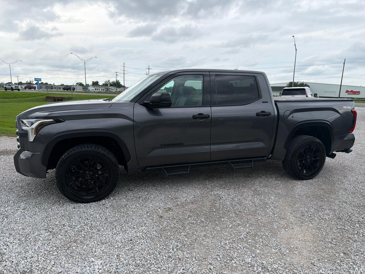 Toyota Tundra 4WD CrewMax 145.7" 4.7L SR5 (Natl) 2023