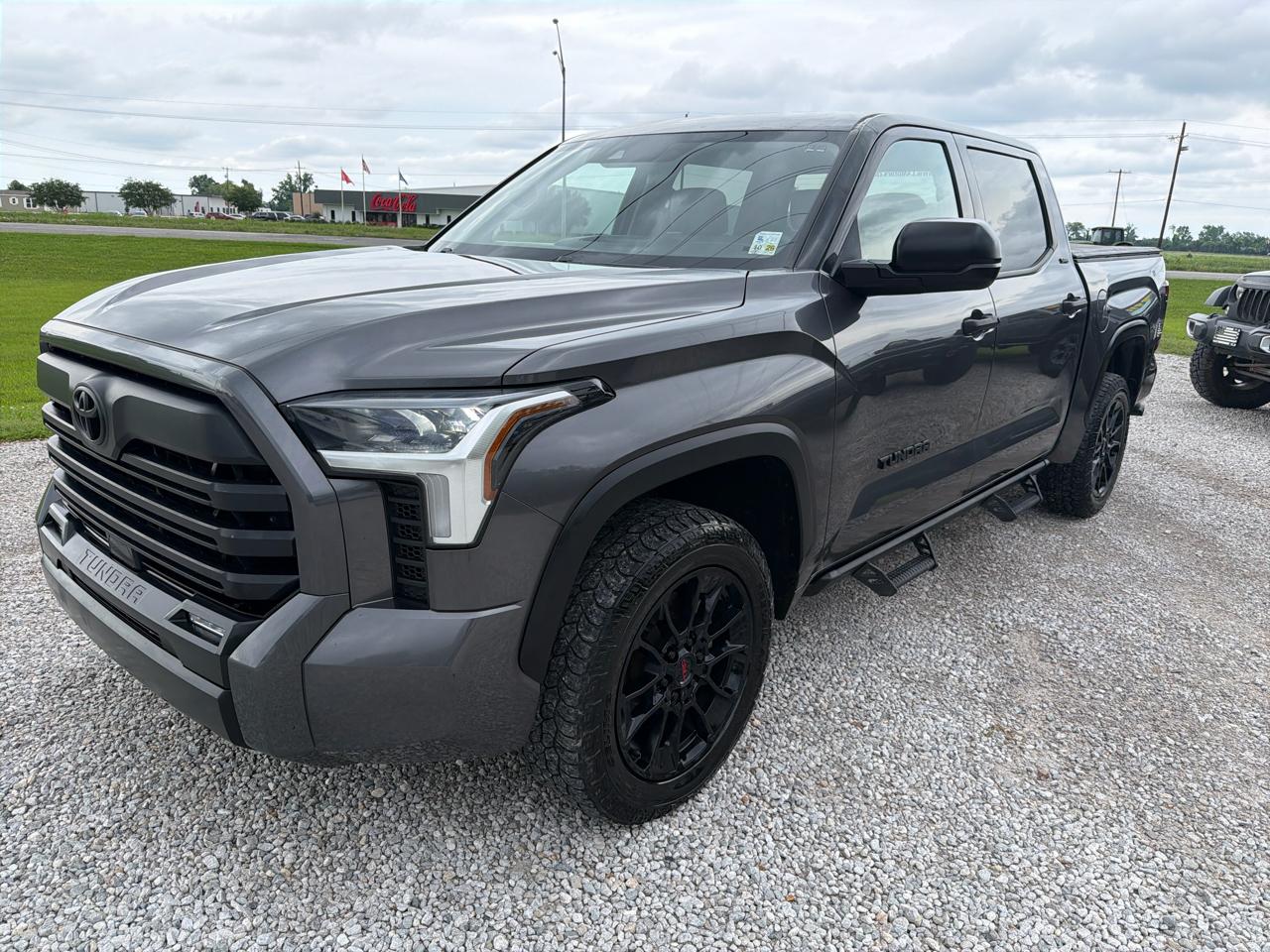 Toyota Tundra 4WD CrewMax 145.7" 4.7L SR5 (Natl) 2023