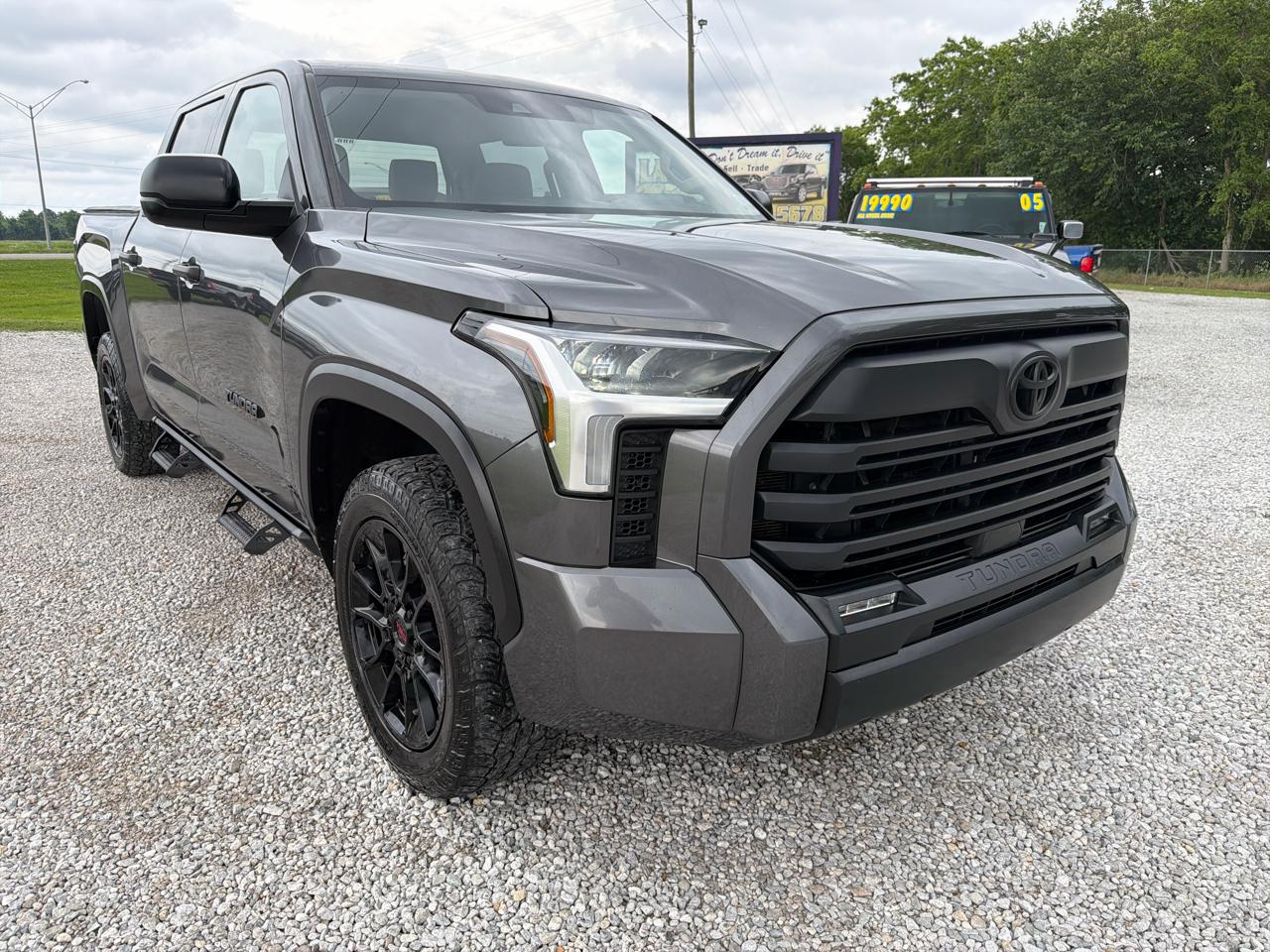 Toyota Tundra 4WD CrewMax 145.7" 4.7L SR5 (Natl) 2023