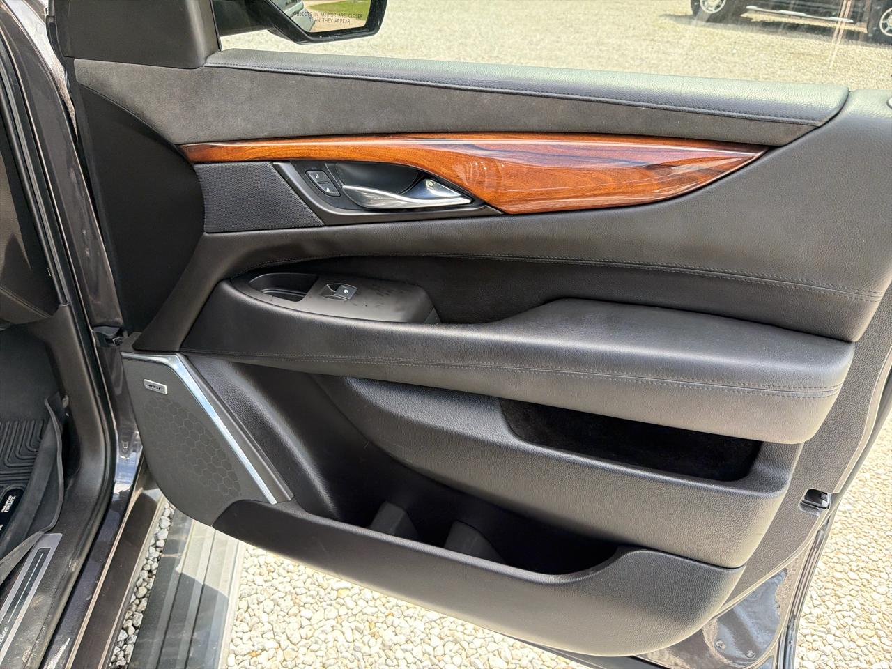 Cadillac Escalade ESV 2WD Premium 2015
