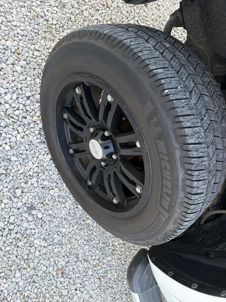 Toyota Tundra 4.6L V8 2WD 2012