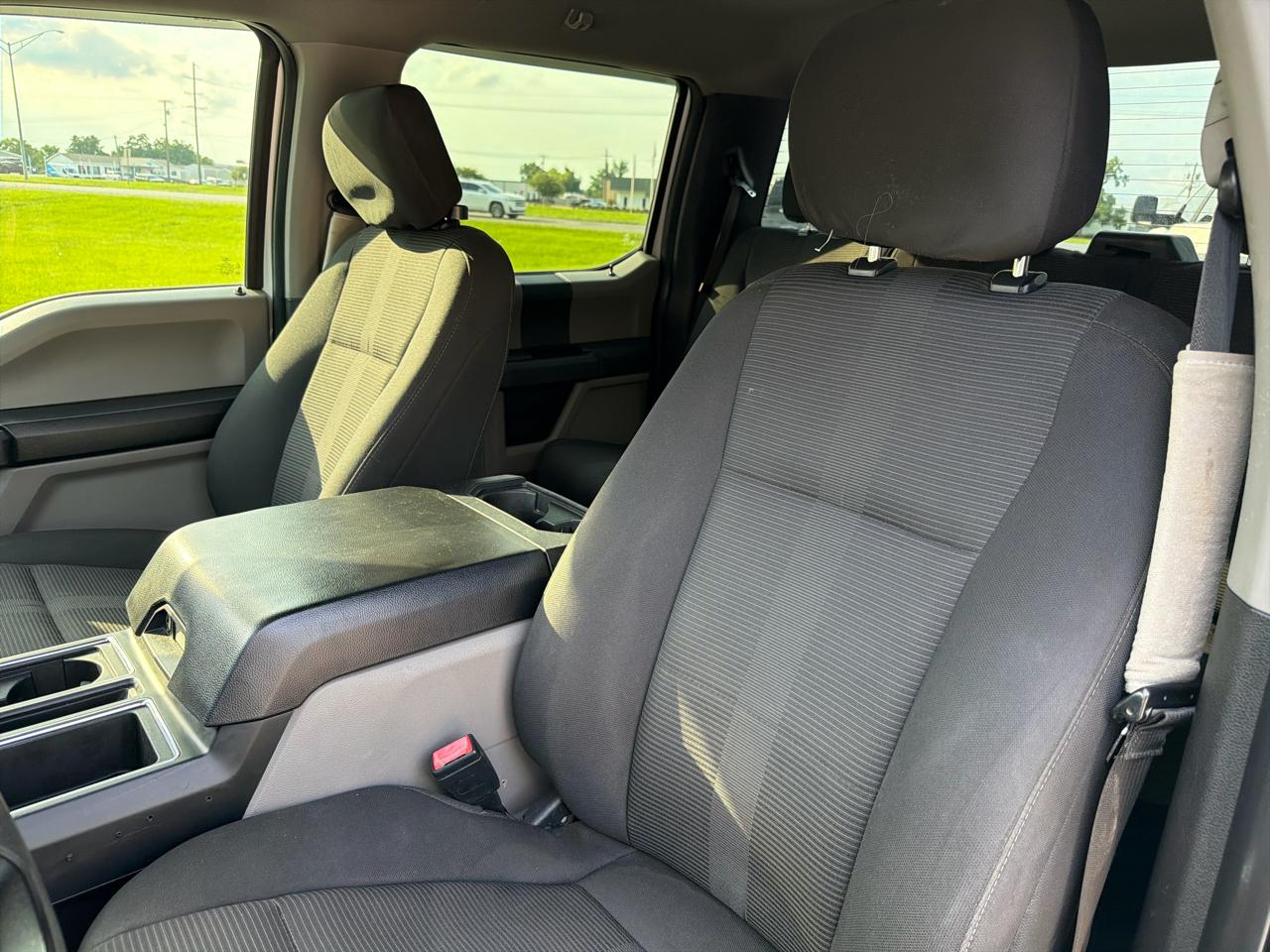 Ford F-150 2WD SuperCrew 145" STX 2018