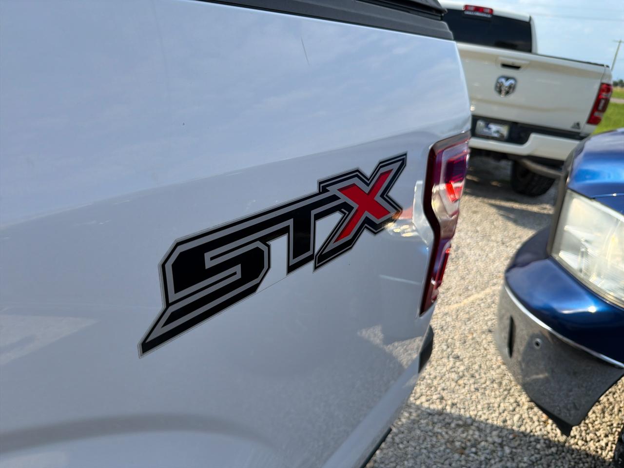 Ford F-150 2WD SuperCrew 145" STX 2018