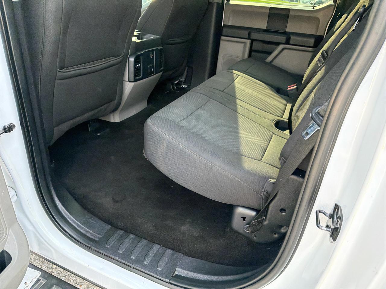 Ford F-150 2WD SuperCrew 145" STX 2018