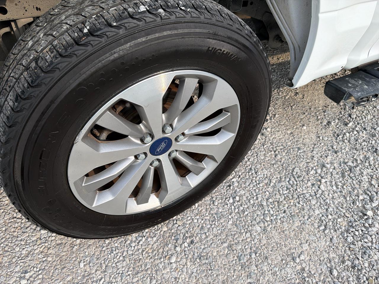Ford F-150 2WD SuperCrew 145" STX 2018