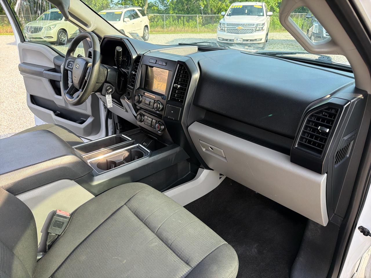 Ford F-150 2WD SuperCrew 145" STX 2018
