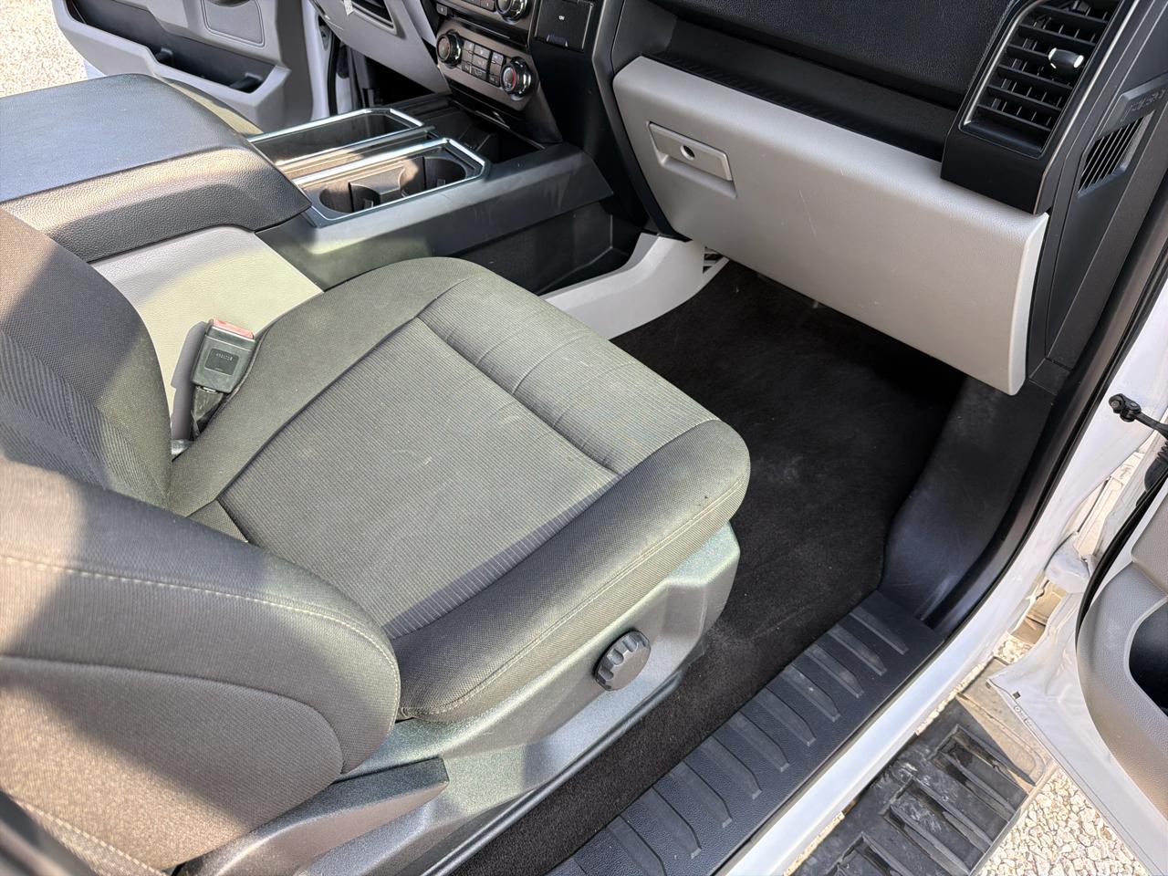 Ford F-150 2WD SuperCrew 145" STX 2018