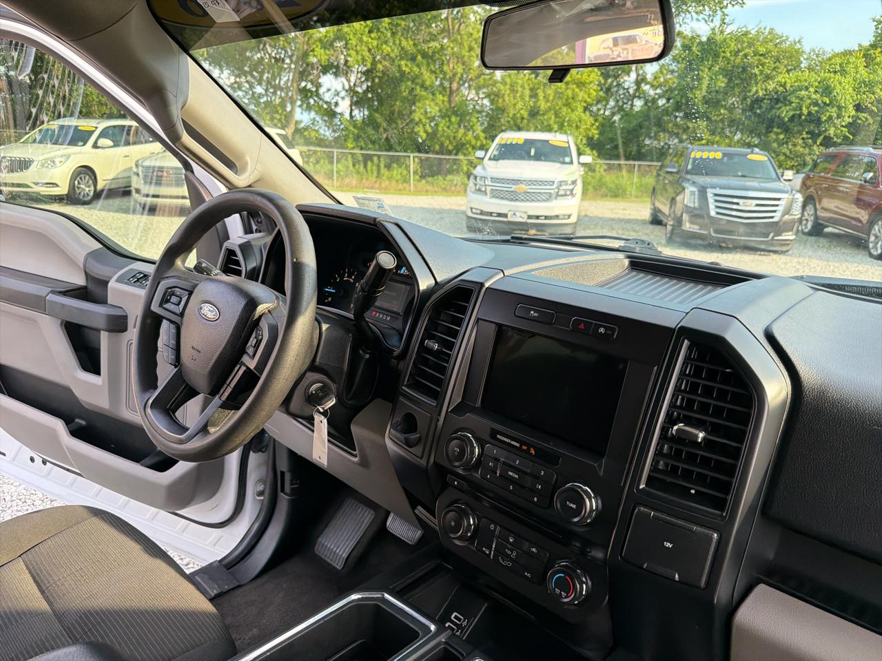 Ford F-150 2WD SuperCrew 145" STX 2018