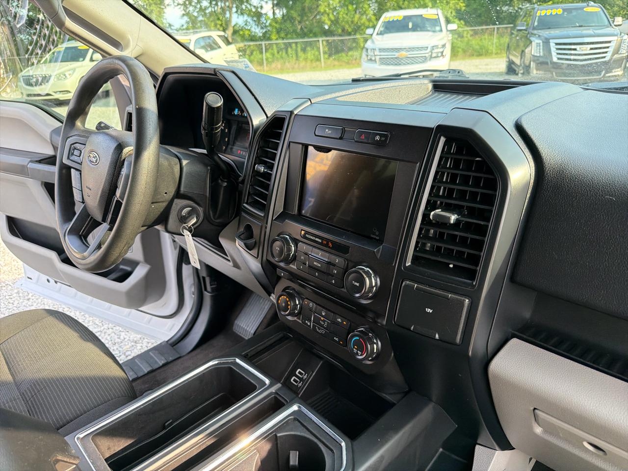 Ford F-150 2WD SuperCrew 145" STX 2018