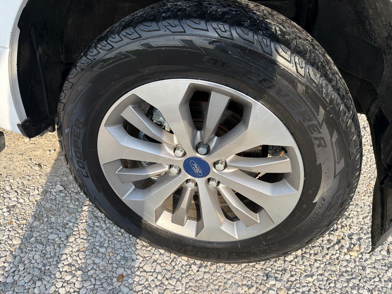 Ford F-150 2WD SuperCrew 145" STX 2018