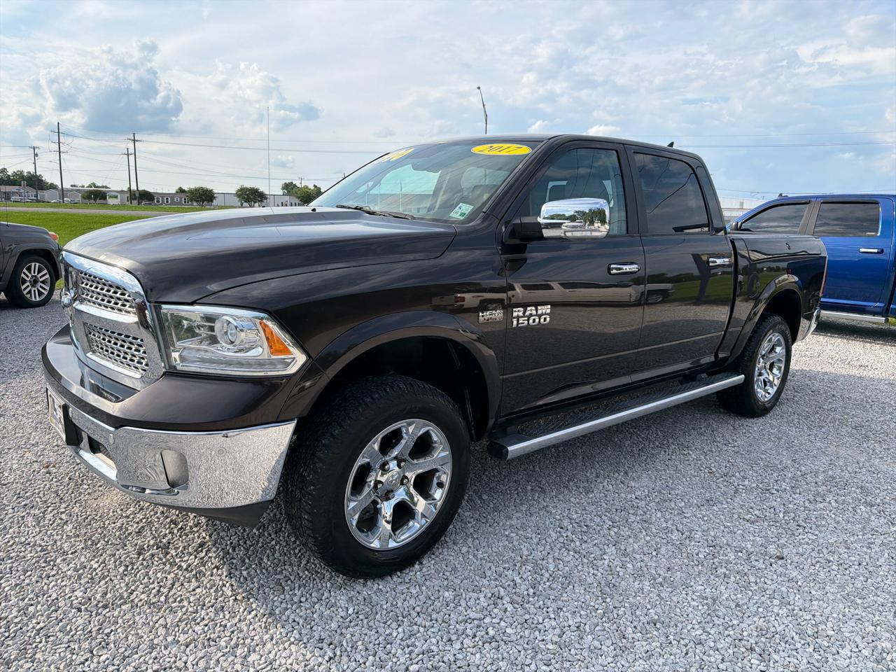 RAM 1500 Laramie Crew Cab SWB 4WD 2017