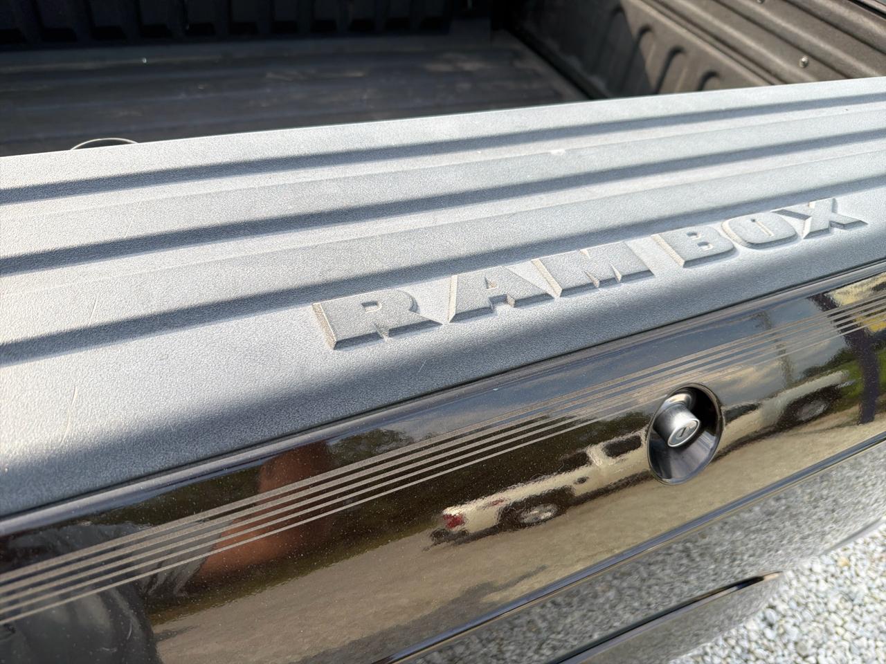 RAM 1500 Laramie Crew Cab SWB 4WD 2017