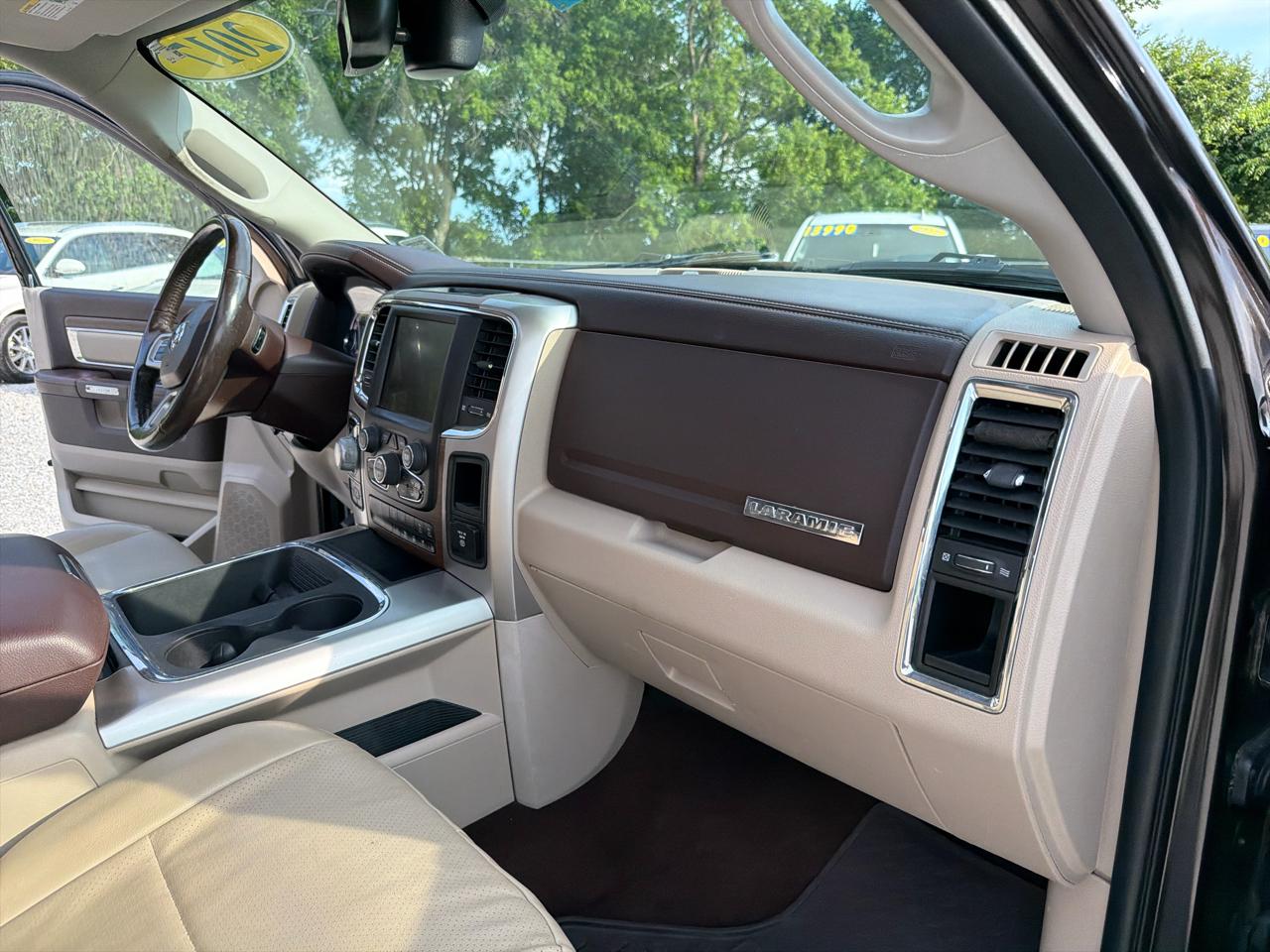 RAM 1500 Laramie Crew Cab SWB 4WD 2017