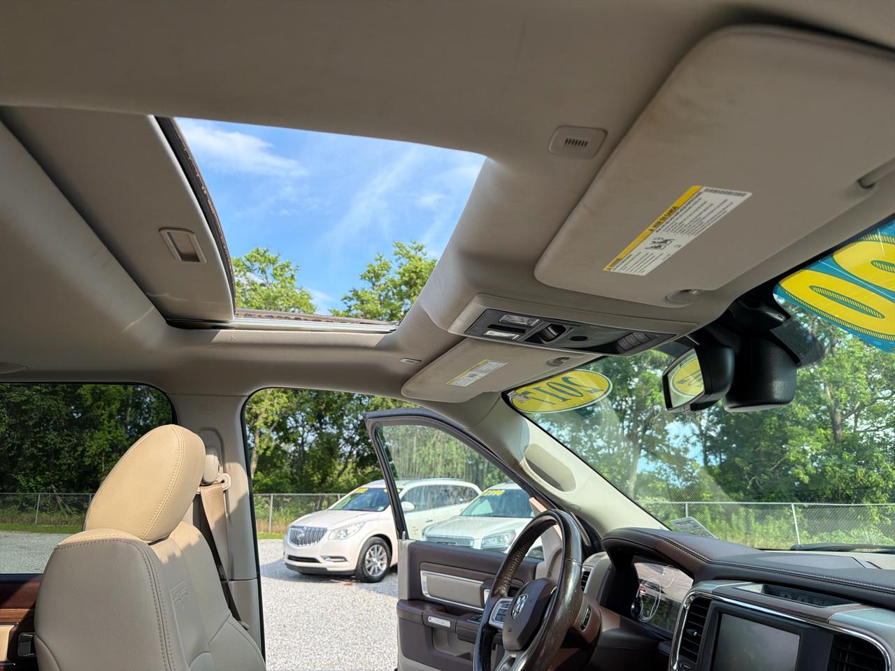 RAM 1500 Laramie Crew Cab SWB 4WD 2017