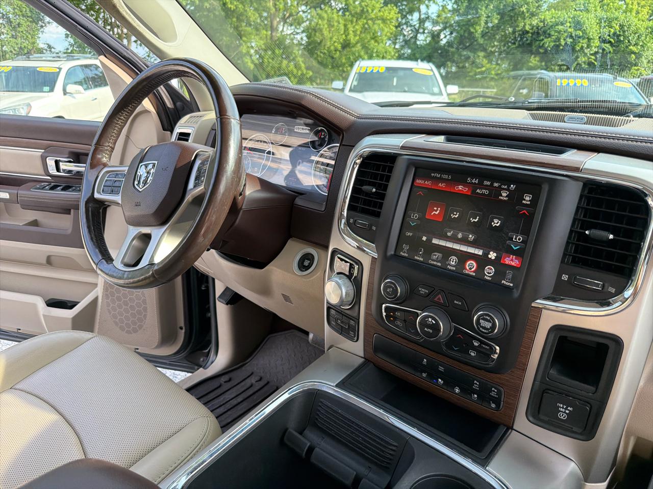 RAM 1500 Laramie Crew Cab SWB 4WD 2017